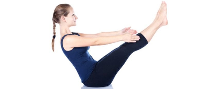 Flacher Bauch Frau Übungen Yoga machen