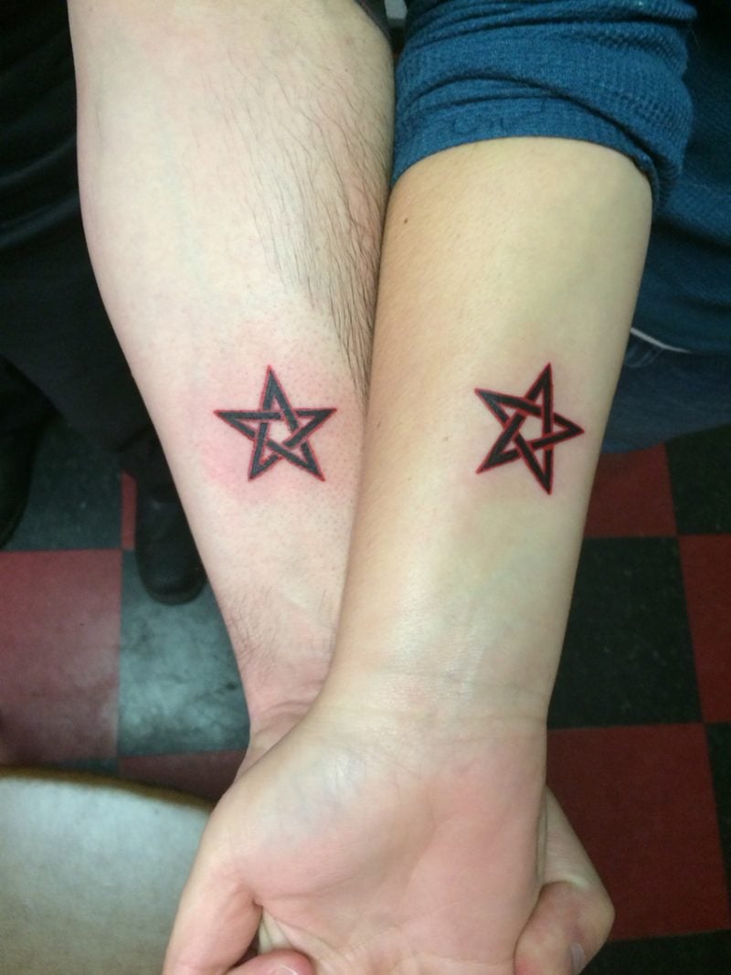 Pentagramm Tattoos Paar Tattoos