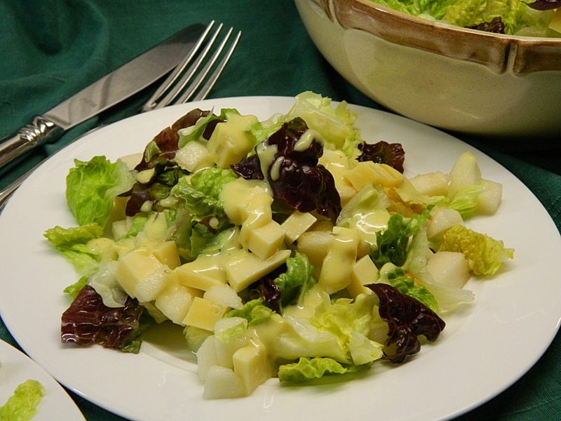 Low Carb Rezepte zum Abendessen Eichblattsalat mit Käse