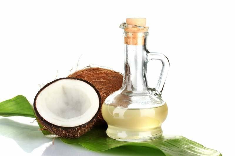 Kokosöl nativ gegen juckende Kopfhaut