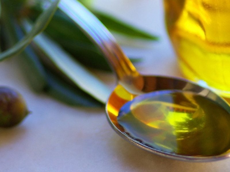 wirksame Hausmittel gegen fettige Haare Olivenöl