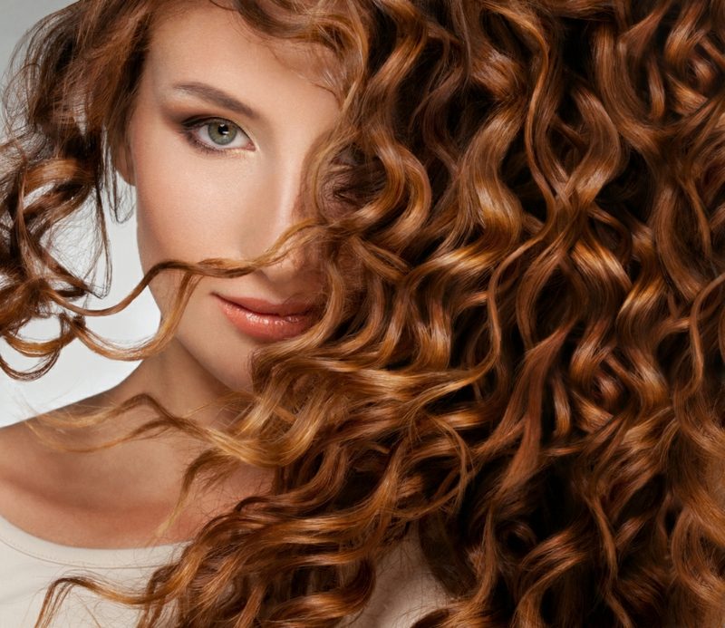 Tiefreinigungsschampoo und effektive Haarkuren gegen fettige Haare