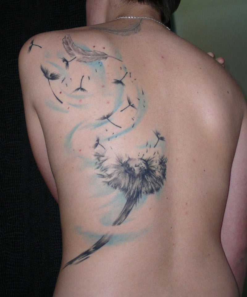 pusteblume gezeichnet tattoo rücken