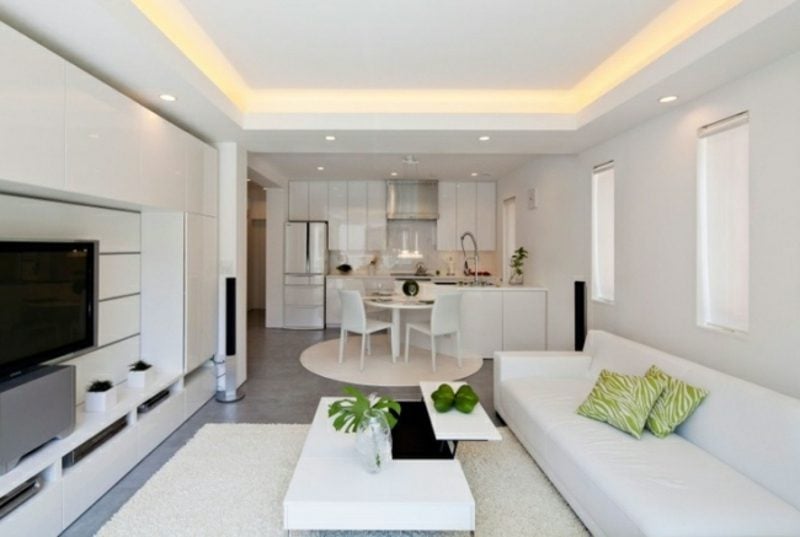 Wohnzimmer mit offener Küche weiss Deckenbeleuchtung