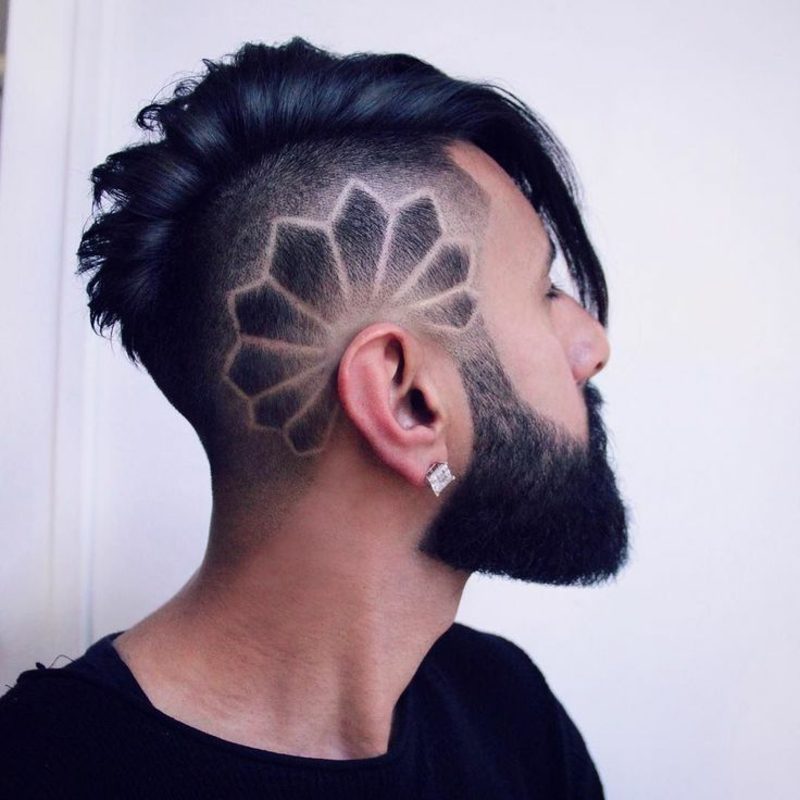 lange Haare Schnitt Männer Sidecut extravagant