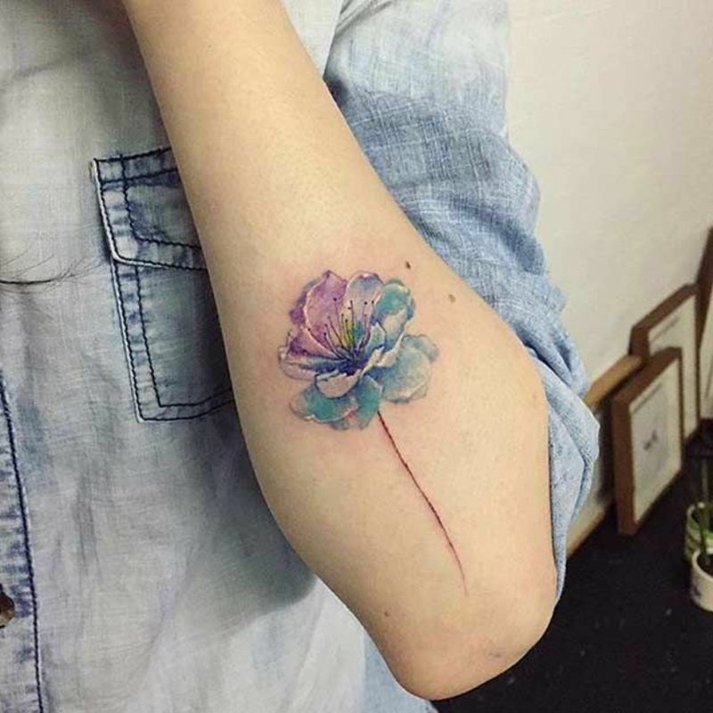 Wasserfarben Tattoo Frau Blume herrlicher Look