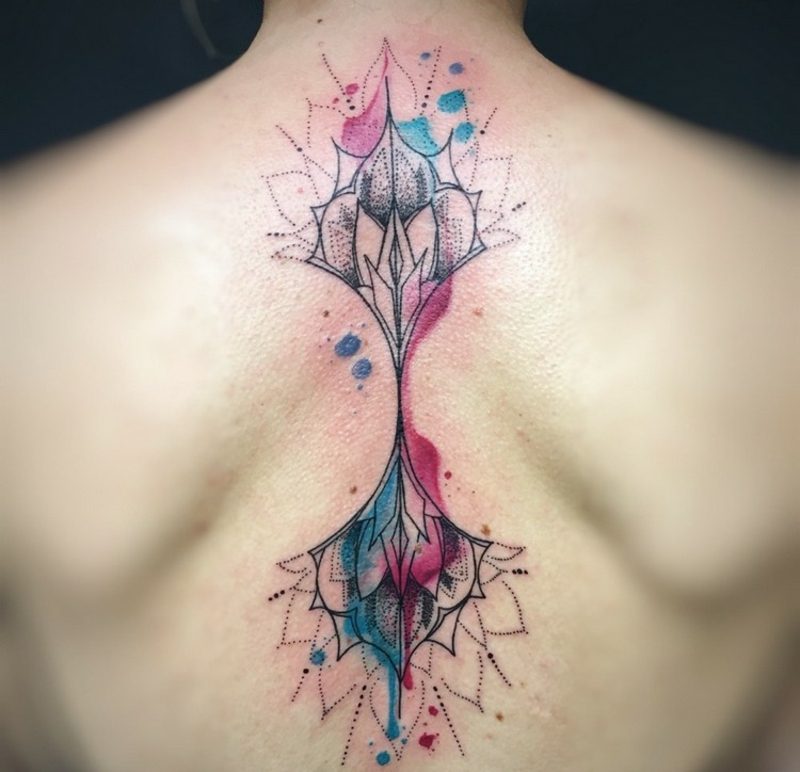 Watercolor tattoo abstrakt eindrucksvoll Rücken