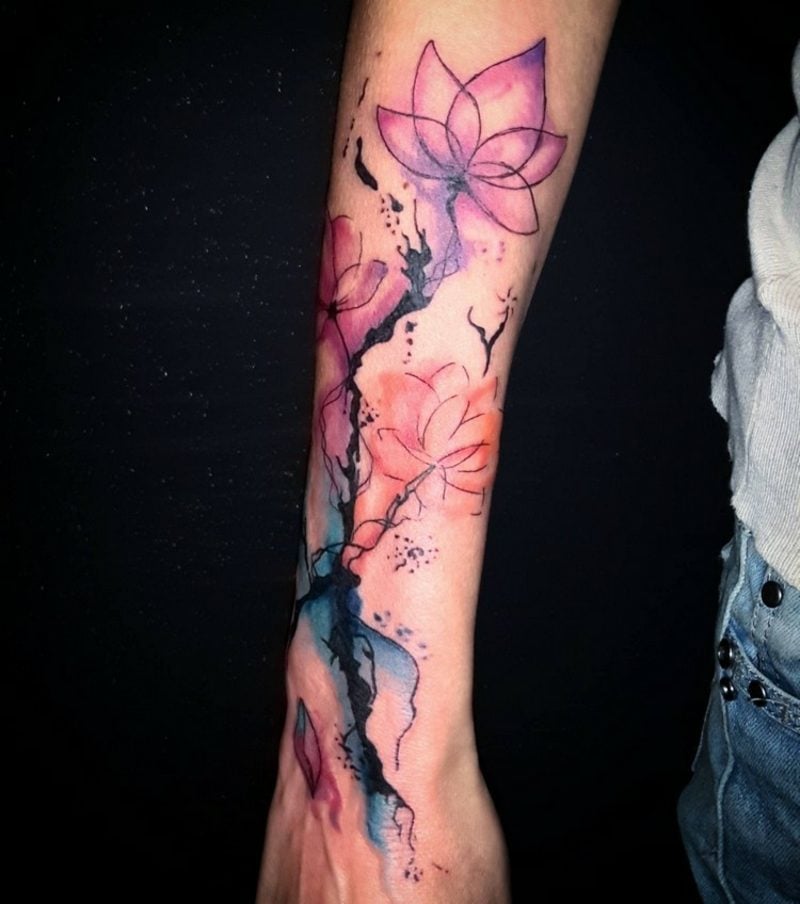 Watercolor Tattoo Unterarm florale Motive