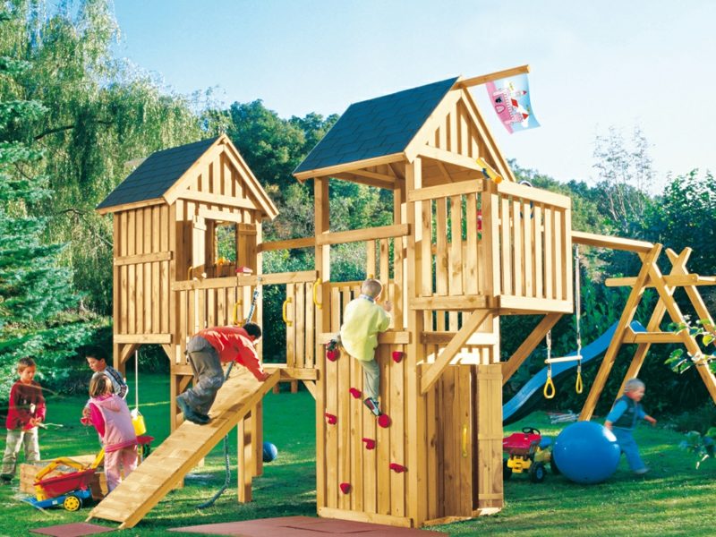 Klettergerüst im Garten eine fantastische Spielecke für die Kinder