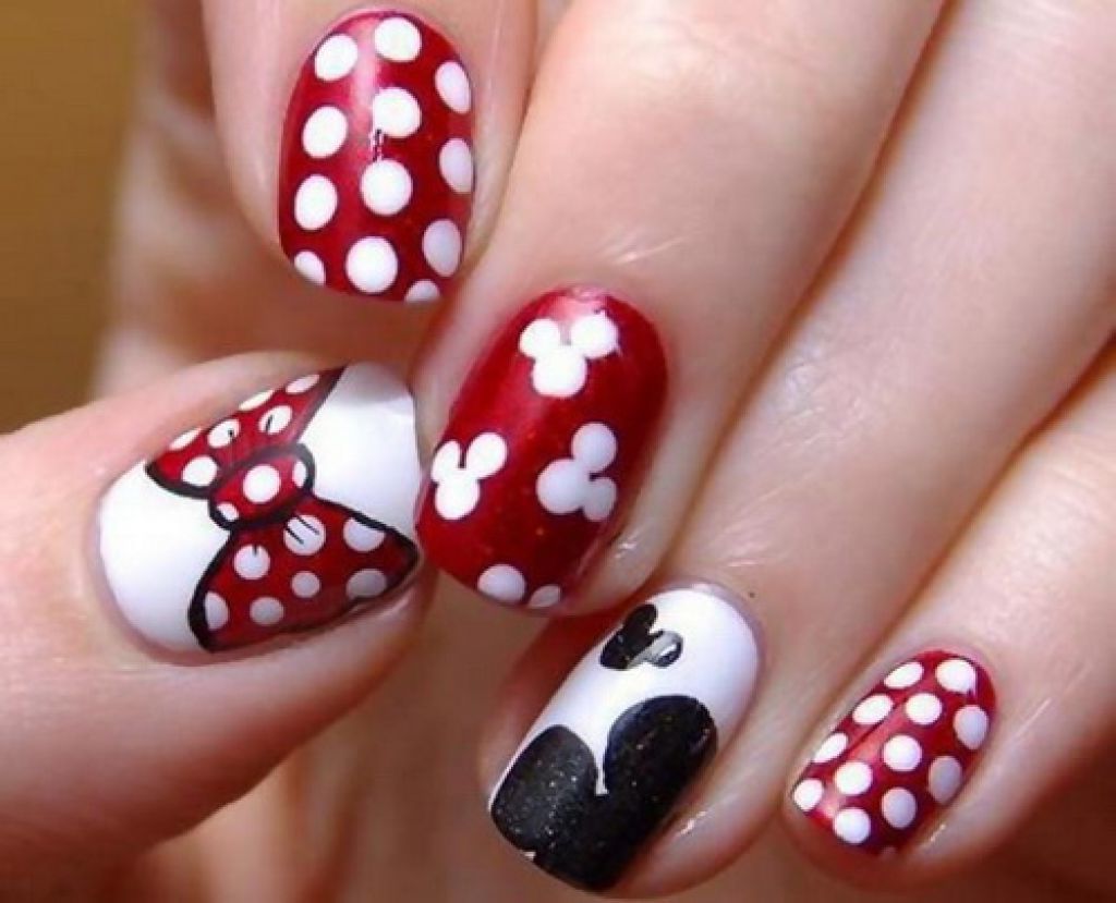 Minnie Mouse Nageldesign, selbst gemacht