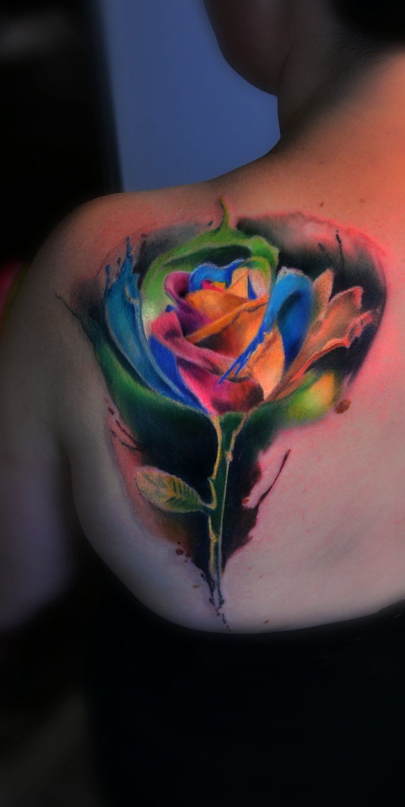 Aquarell modern tattoo Rose am Schulter