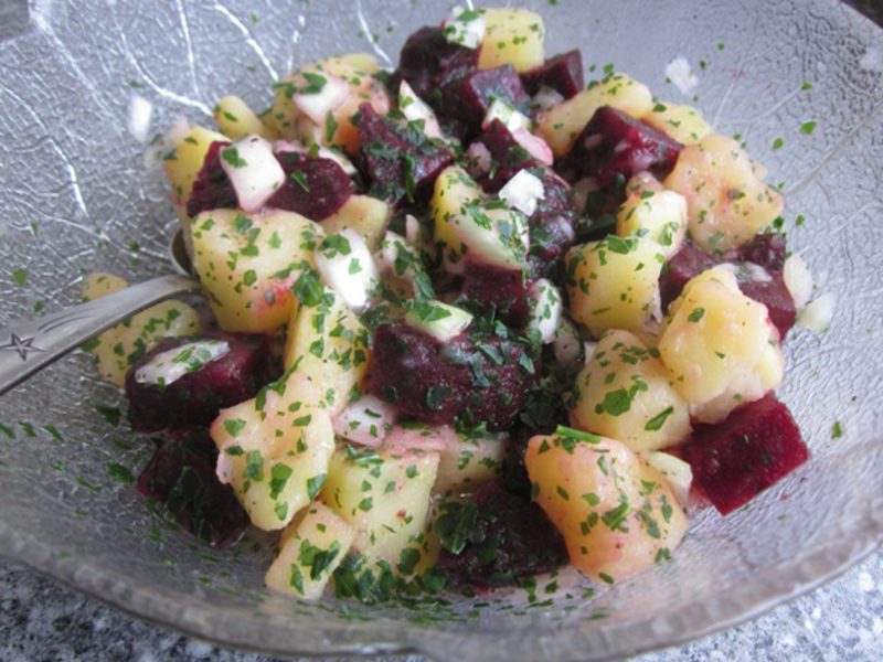 Kalorien Salat Kartoffelsalat mit Roter Bete