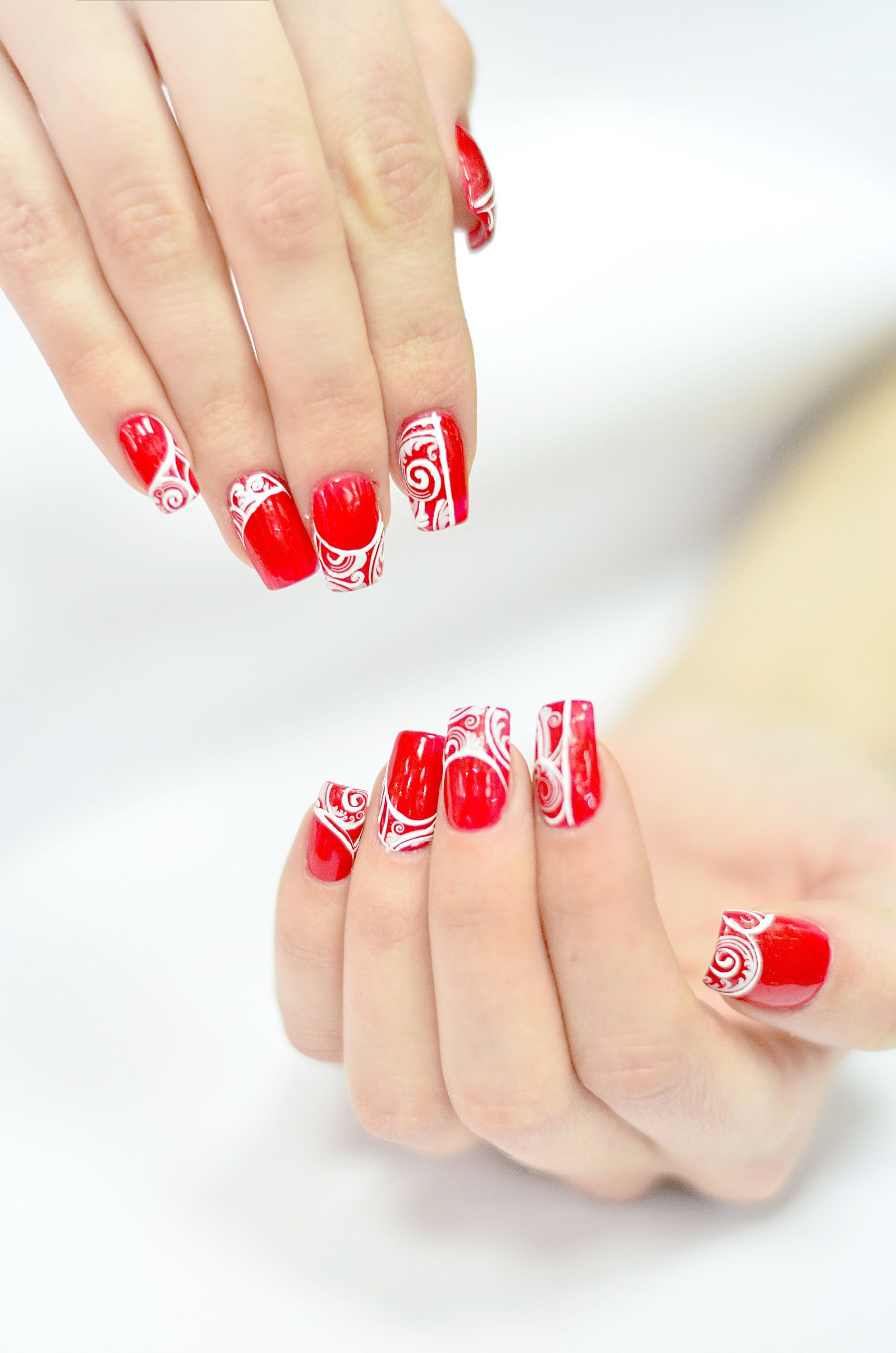 Nägel lackieren in rot - ein Klassiker bei Manicure