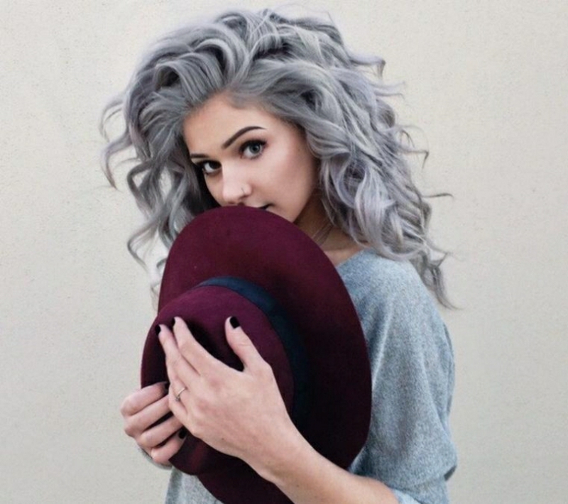 Der Neue Trend Im Haarstyling Graue Haare Farben