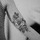 Tattoo Oberarm Ideen für Frauen