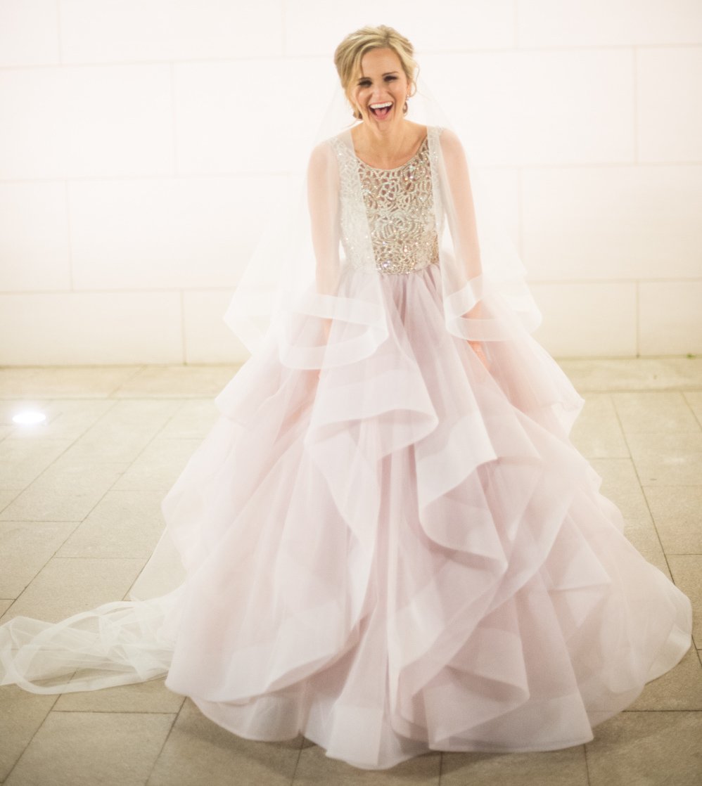 Das Brautkleid in Pastellfarben ist der totale Hit für 2018