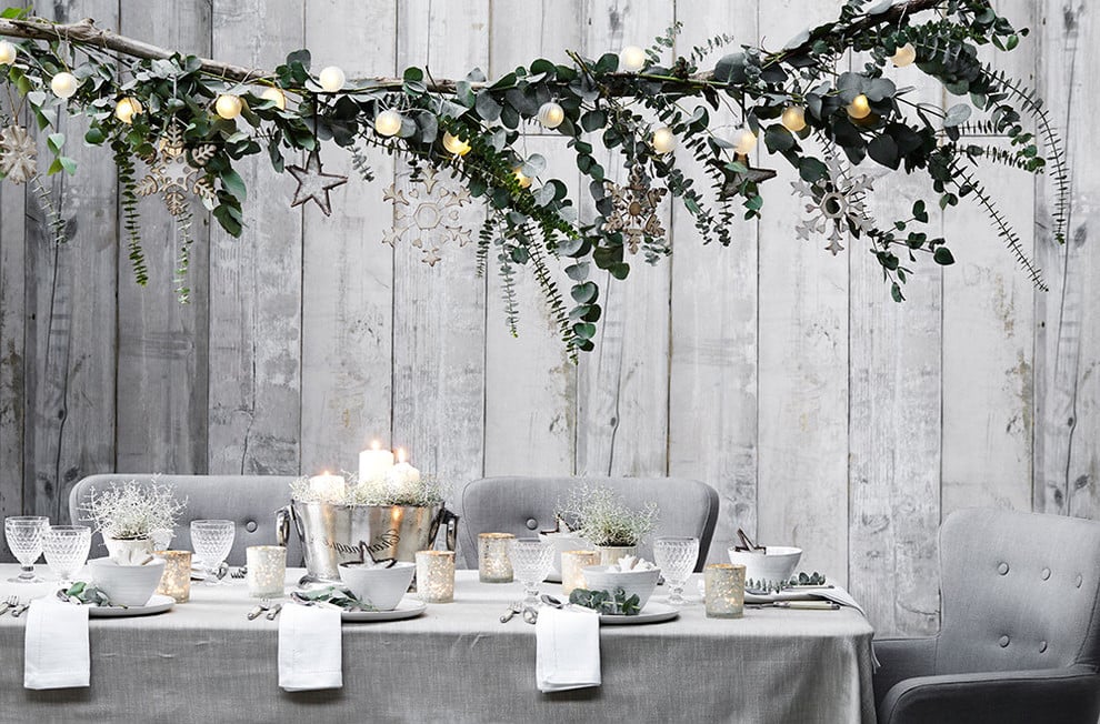 Weihnachtliche Tischdeko im skandinavischen Stil