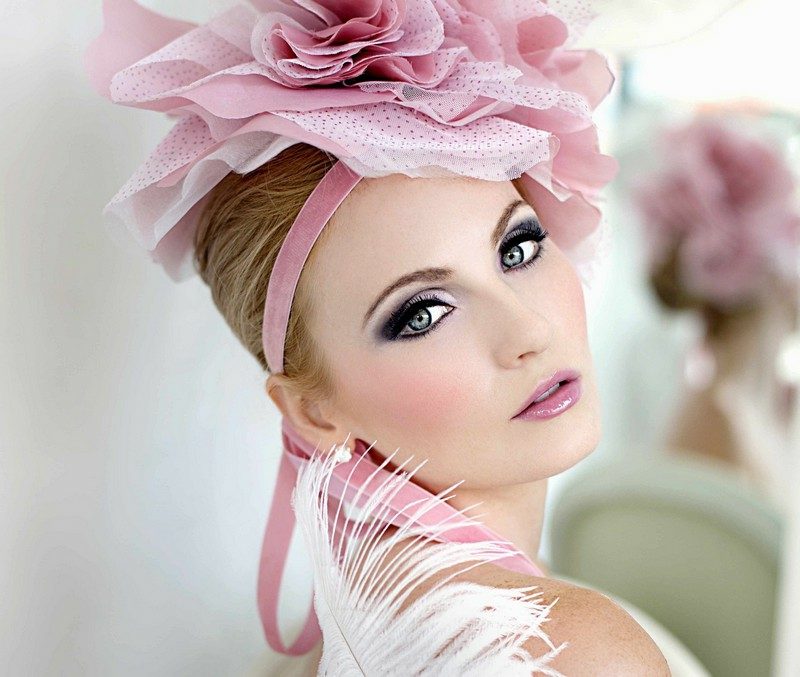 Braut Make up rosa Lidschatten Lippenstift origineller Look