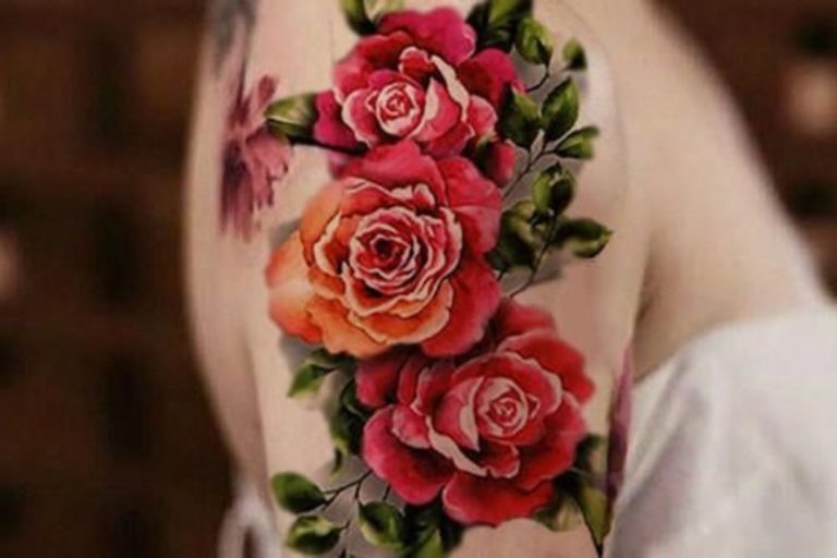 50+ Ideen für Rosen Tattoo das Symbol der wahren Liebe Tattoos