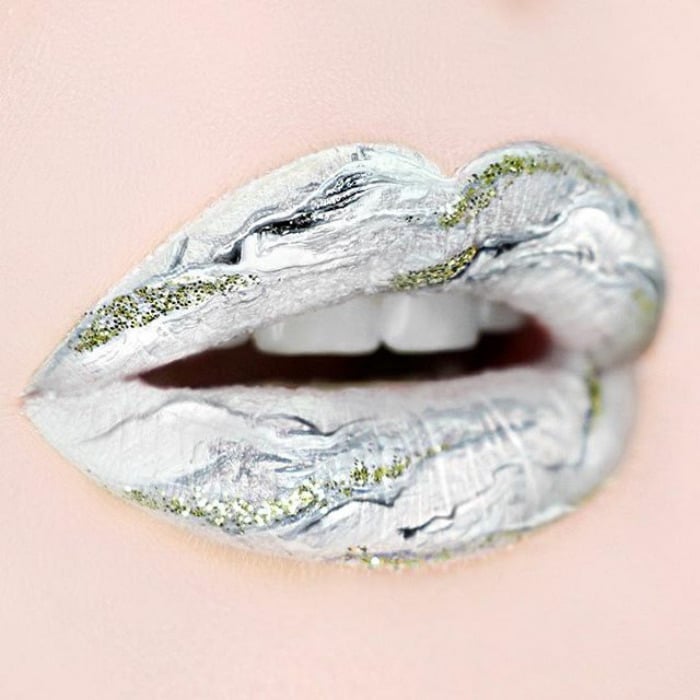 Lippen mit Marmor Effekt