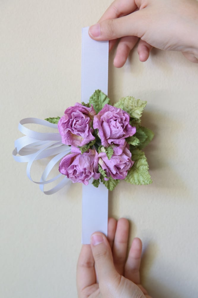 Wunderschöne Bänder mit Blumen aus Papier basteln