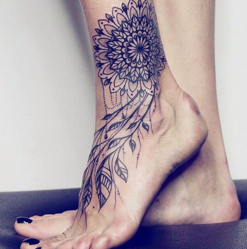 Tattoovorlagen Fußknöchel: Mandala Tattoo
