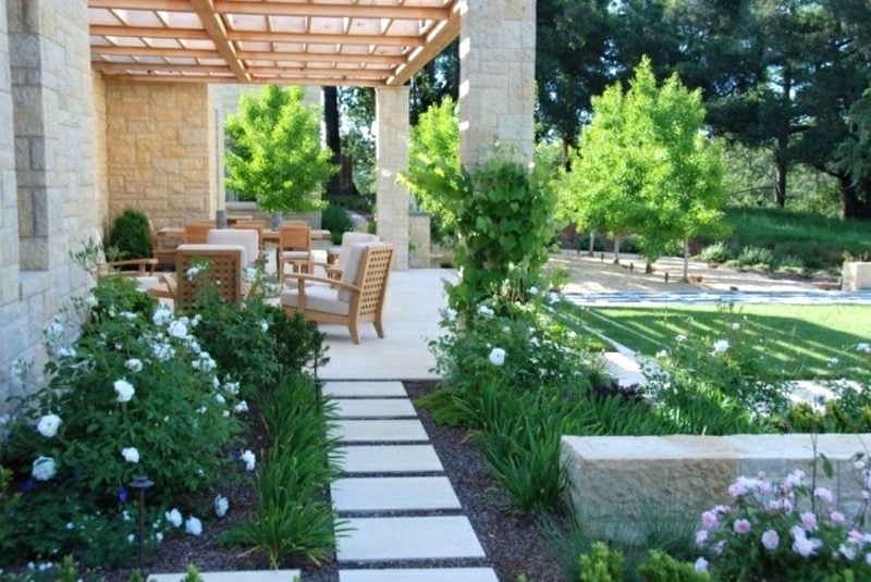 Gartengestaltung modern Sitzecke Terrasse bequem