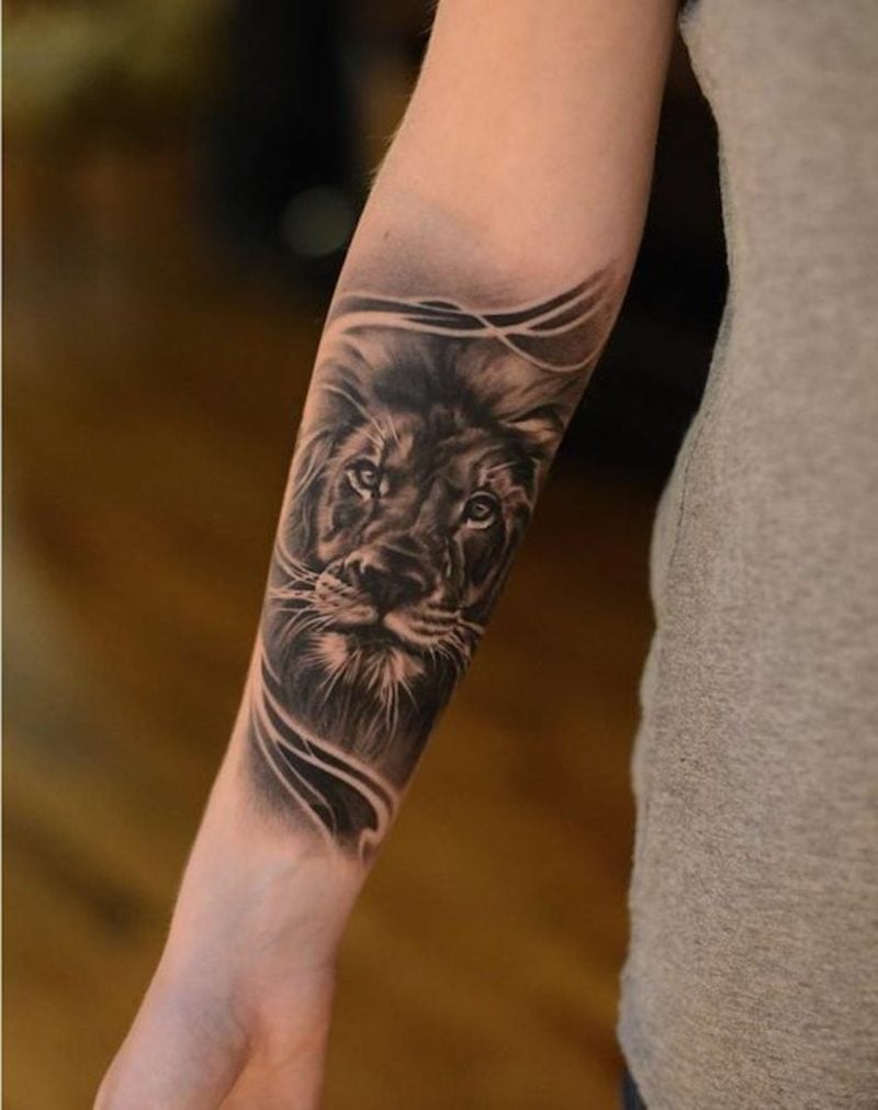 Tattoo Löwe Unterarm