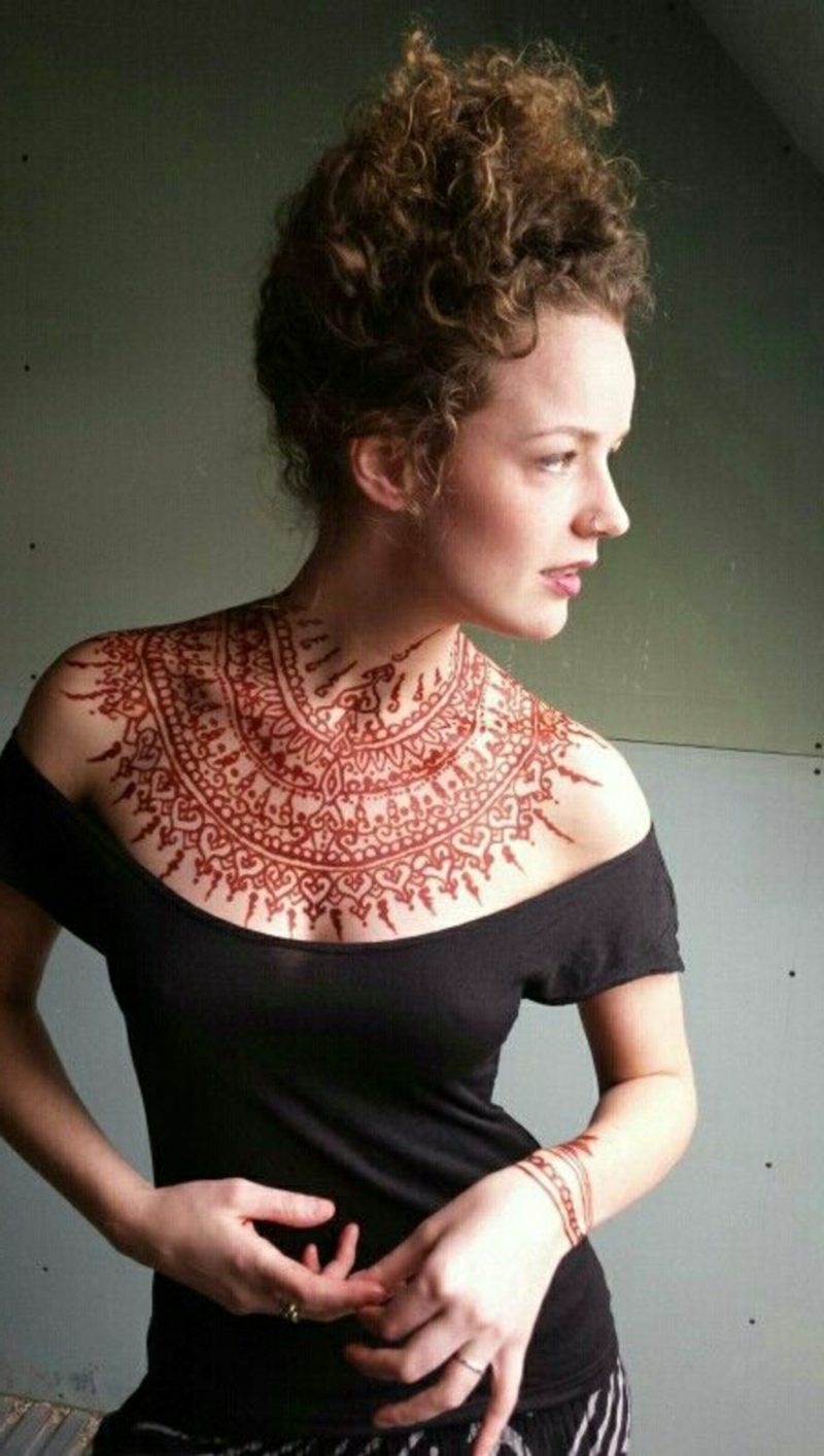 Dekollet Tattoos Fr Frauen