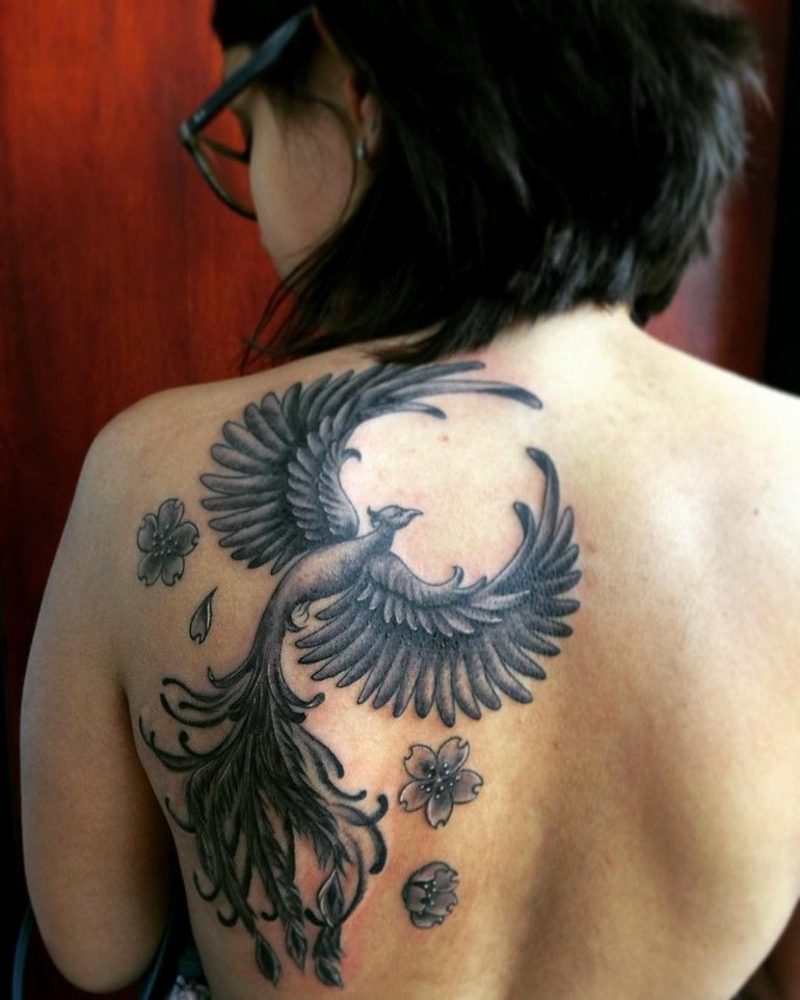 Phönix Tattoo Frau Rücken