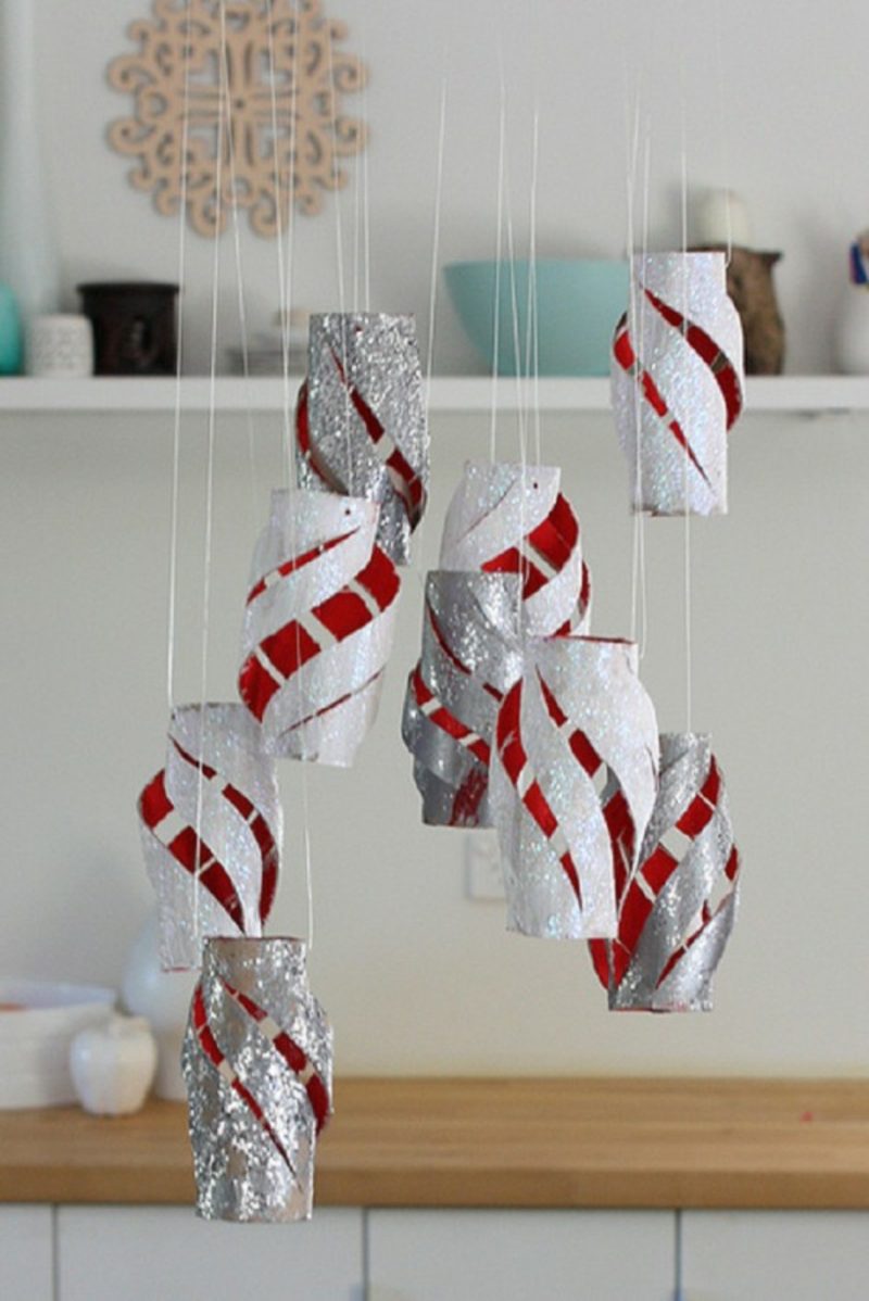 Basteln mit Klopapierrollen Weihnachten hängende Deko