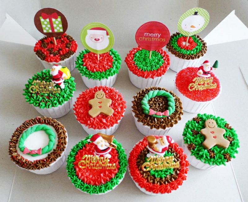 Weihnachts Cupcakes eindrucksvolle Deko grüne und rote Glasur