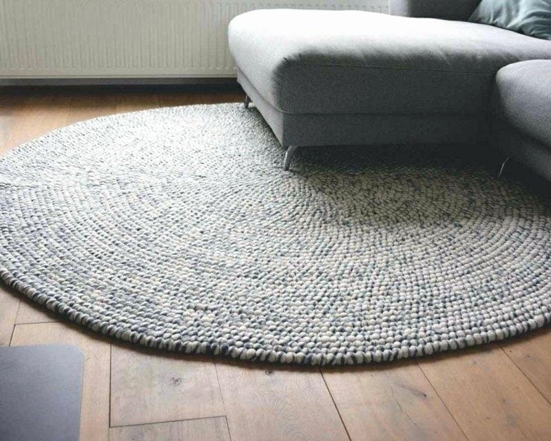 Teppich selber machen rund Filzkugel stilvoll