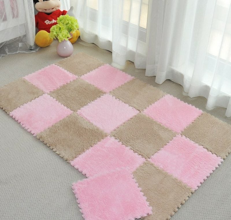 Teppich selber machen patchwork rosa und braun Kinderzimmer