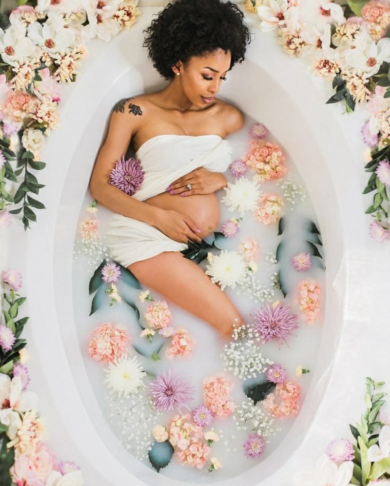 Schwangerschaftsfotos aufnehmen Badewanne