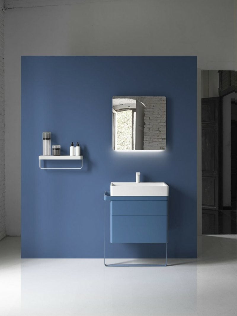 Waschbecken mit Unterschrank aus Metall blau unbemerkbar