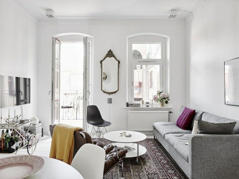 Weiβes Wohnzimmer gestalten: stilvolle Einrichtungsbeispiele und Tipps