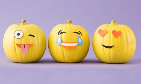 Wir haben einige neue und lustige Halloween Kürbis Vorlagen, die an Kinder richten und ein wunderschönes Ergebnis versprechen - Halloween Kürbis mit Emoji Gesicht.