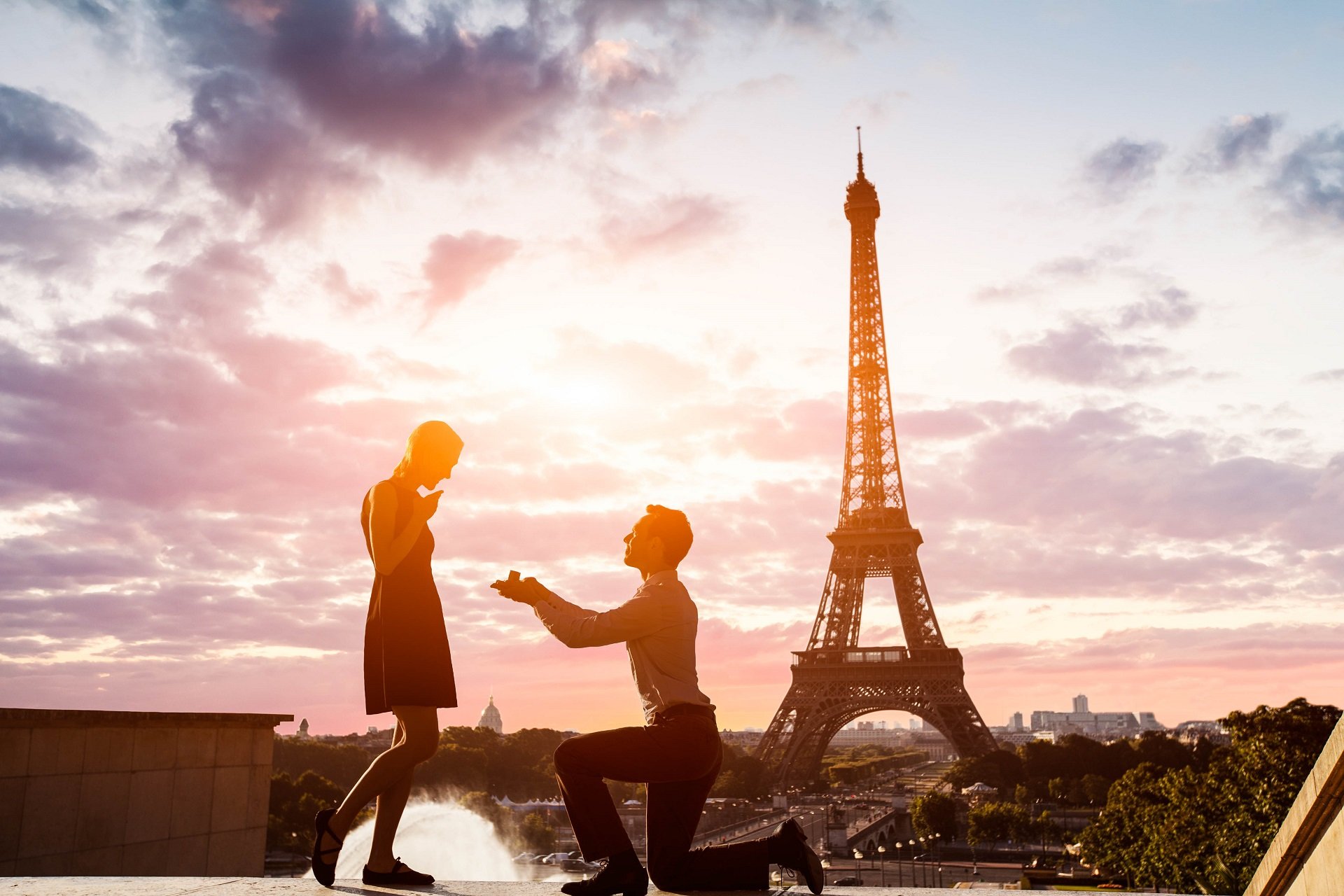 Hochzeitsantrag den perfekten Ort Eiffelturm