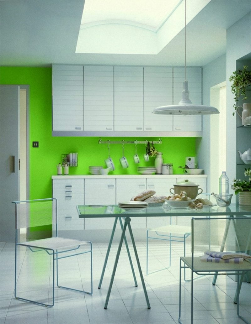 Küche streichen Neongrün weisse Möbel