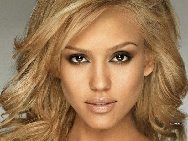 braune Augen schminken Jessica Alba