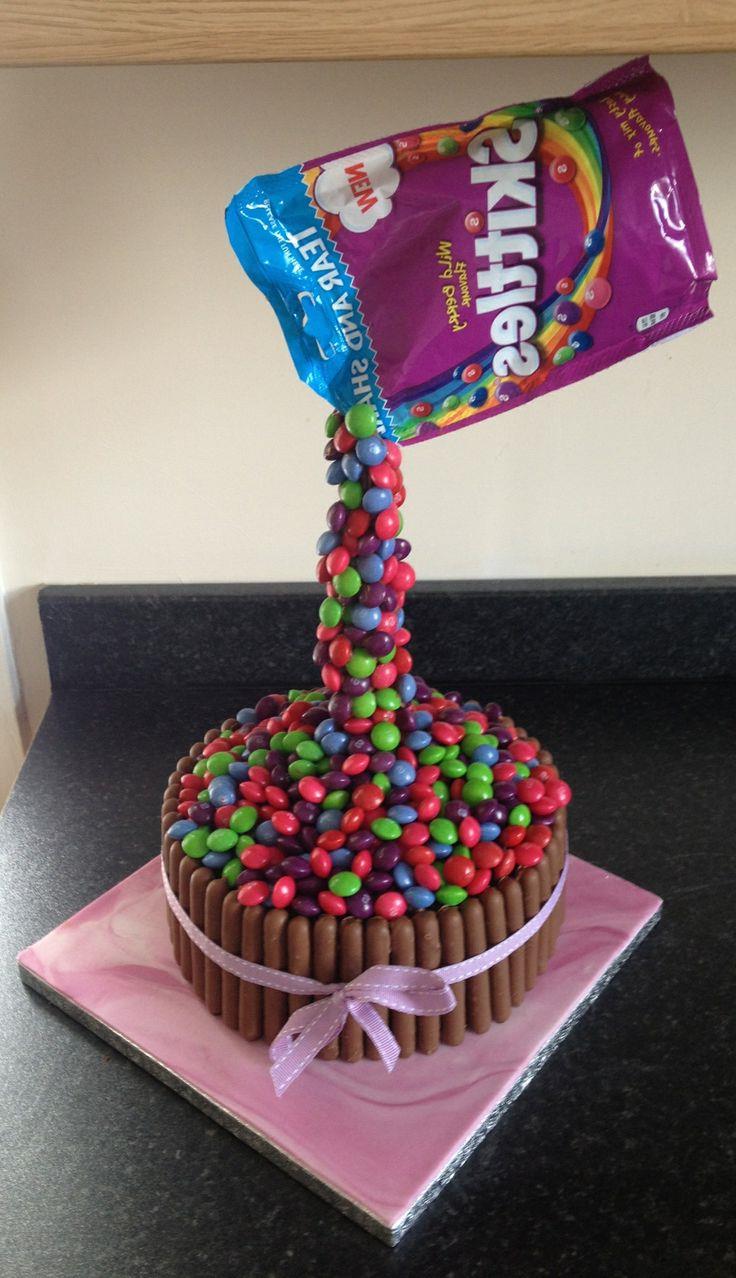 Gravity Cake mit Smarties selber machen