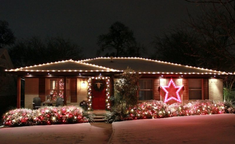 Weihnachtsdeko drauβen Beleuchtung Garten Hausfassade