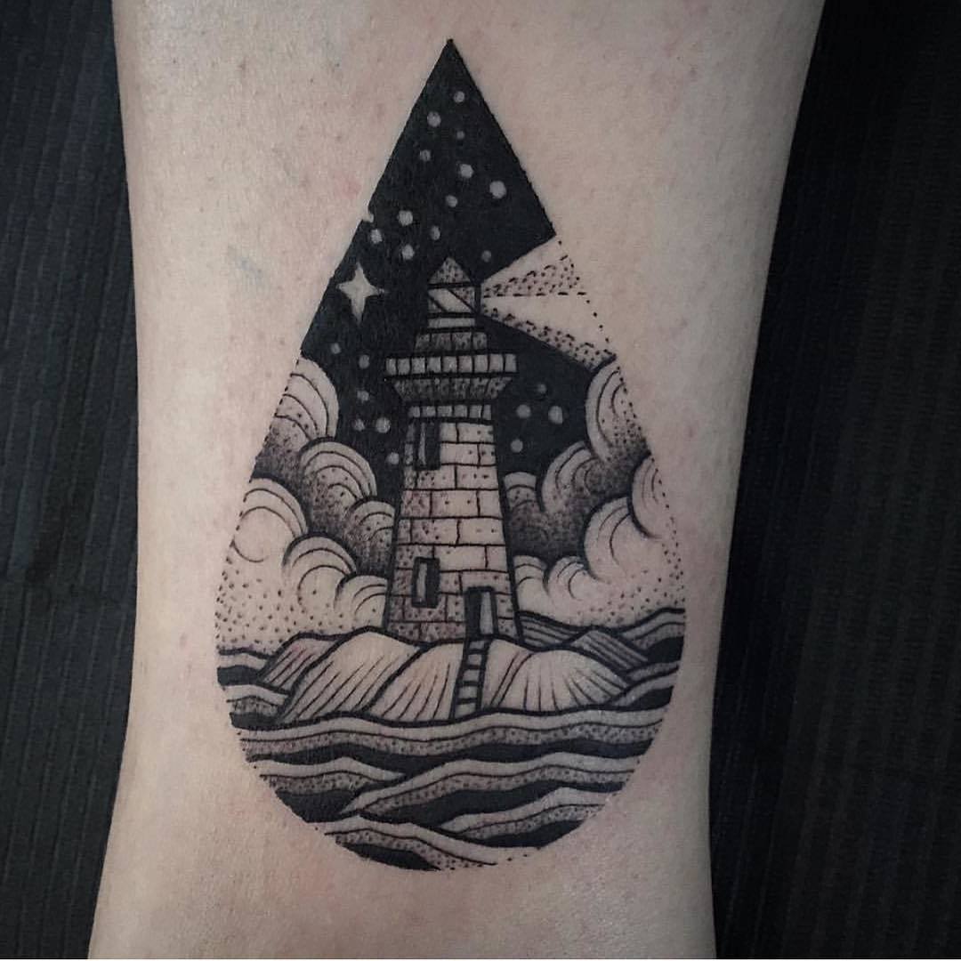 Tattoos mit Bedeutung - Leuchtturm Tattoo kleine Tattoos