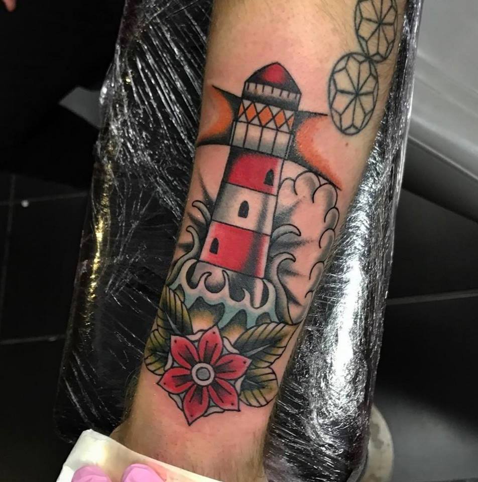 Leuchtturm Tattoo Bedeutung und Design Ideen