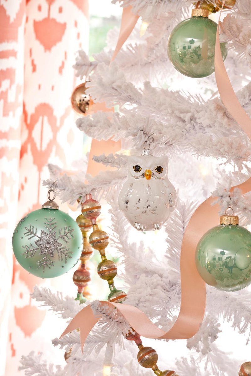 Weiße Weihnachtsdeko - Pinterest Ideen für Weihnachtsbaum schmücken 