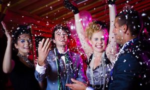 Spiele selber machen Silvesterparty Tanzen