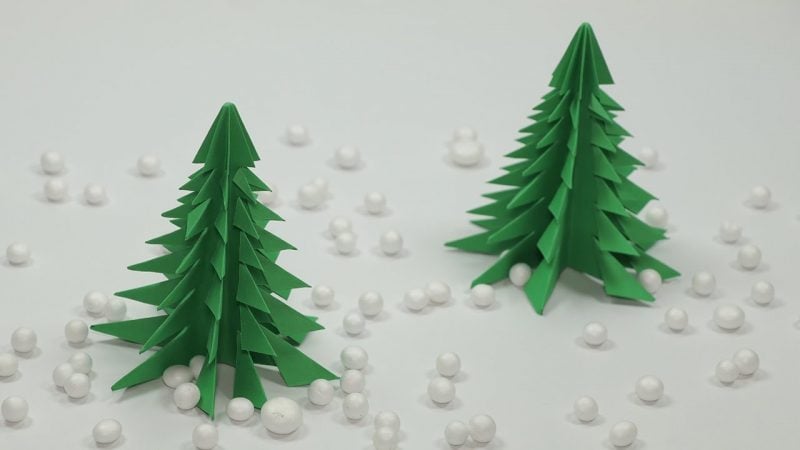 Tannenbaum basteln Origami grünes Tonpapier