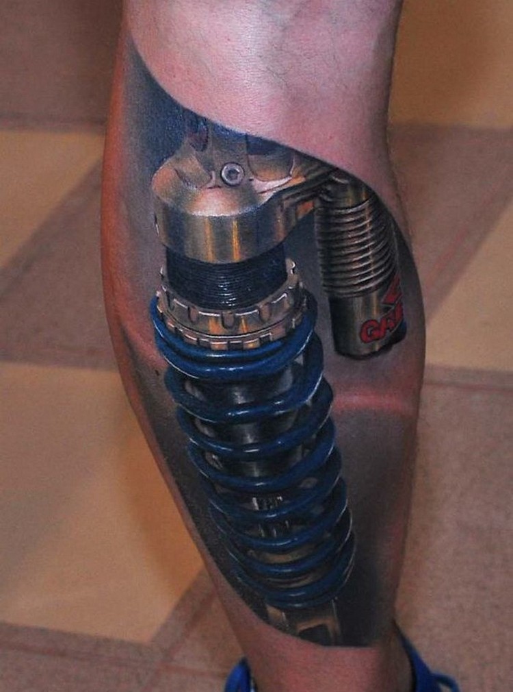 coole Tattoos für Männer Biomechanik Wade