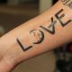Liebes Tattoo - Design Ideen und Bedeutungen
